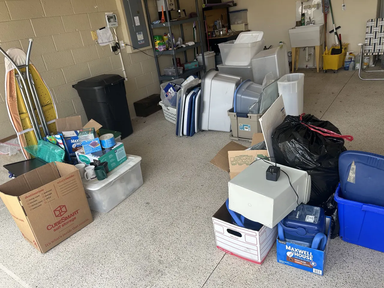 Garage Decluttering before Stack’s JUNK Removal completed the work